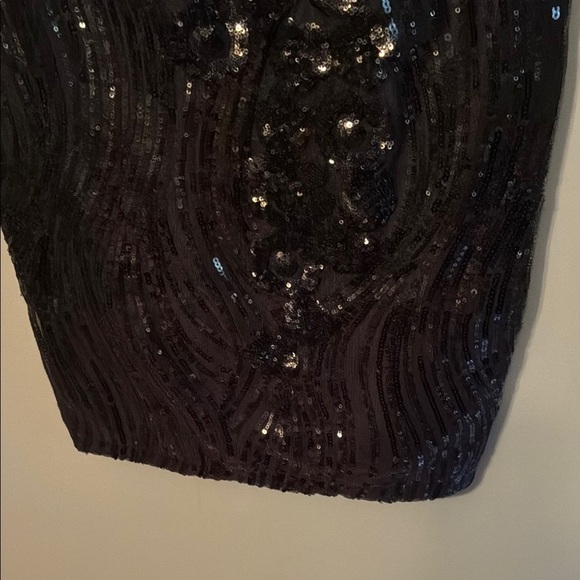 Molly Bracken Black Sequin Sleeveless Cocktail Dress - Picture 4 of 13